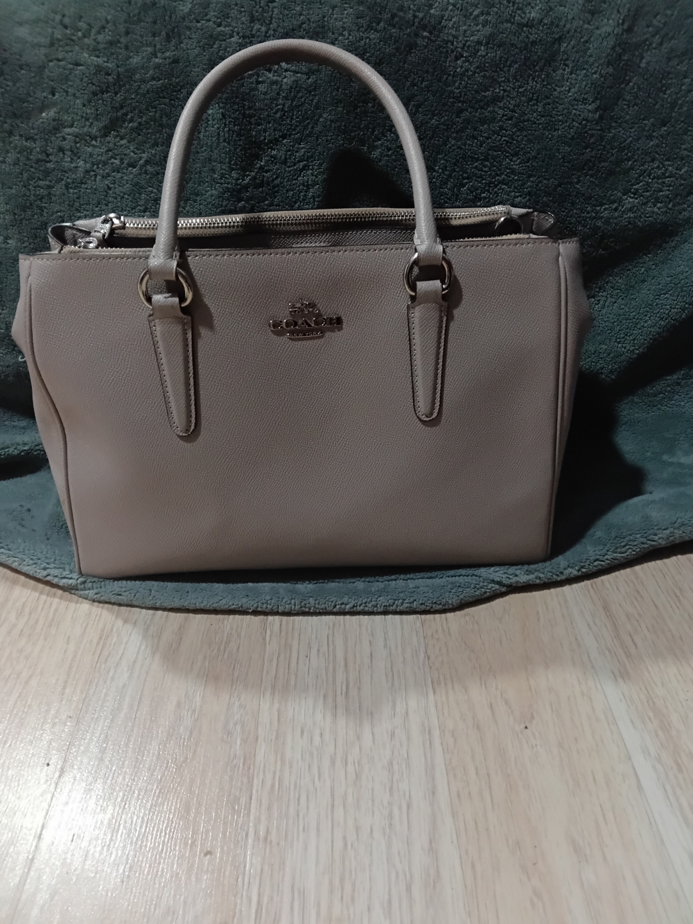 Coach Taupe Cream Pebbled Leather Satchel with Wallet - Picture 11 of 16